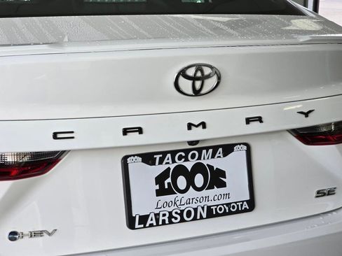 Used 2025 Toyota Camry SE image 60