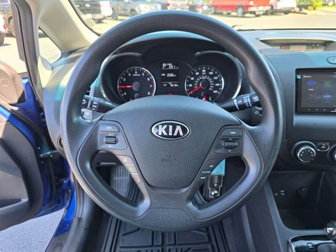 Used 2017 Kia Forte LX FWD image 18