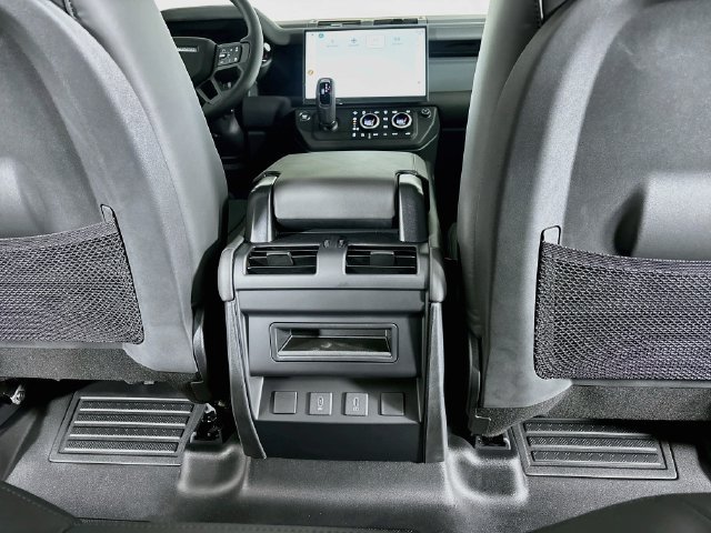 New 2026 Land Rover Defender 110 X-Dynamic SE AWD/4WD image 23