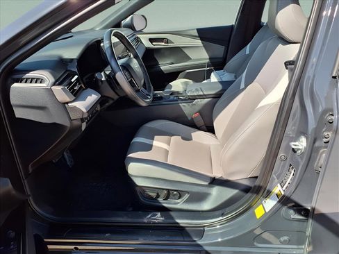 Used 2025 Toyota Camry SE image 23