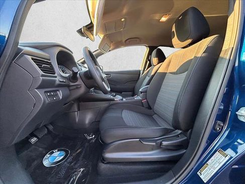 Used 2023 Nissan Leaf S image 16