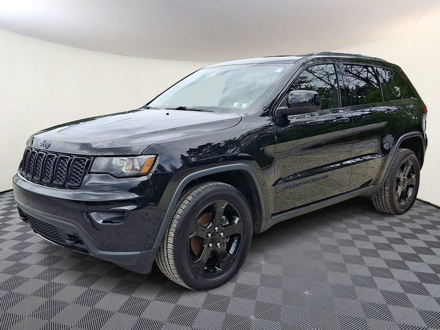 Used 2018 Jeep Grand Cherokee Laredo AWD/4WD image 3