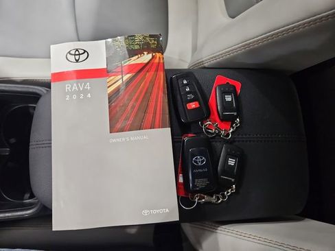 Used 2024 Toyota RAV4 XLE Premium image 17