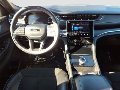 Used 2023 Jeep Grand Cherokee L Laredo image 13