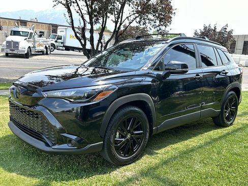 Used 2025 Toyota Corolla Cross AWD Hybrid image 8
