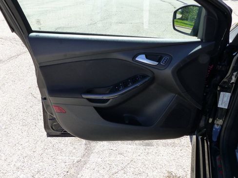 Used 2016 Ford Focus ST w/ Equipment Group 402A FWD image 21