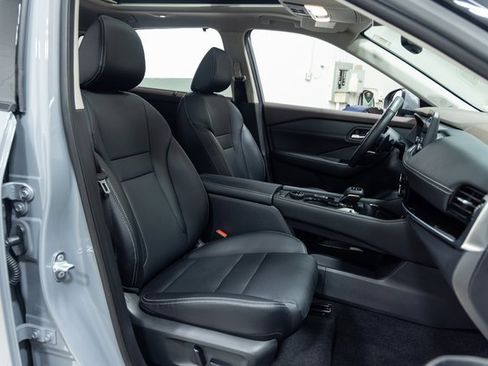 Used 2022 Nissan Rogue SL w/ SL Premium Package image 26