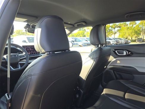 New 2026 Jeep Compass Limited image 9