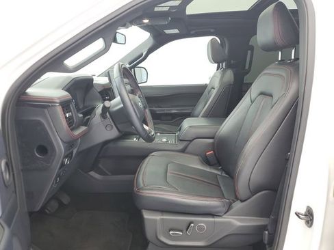 Used 2023 Ford Expedition Limited image 19