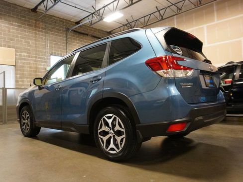 Used 2019 Subaru Forester Premium AWD/4WD image 3
