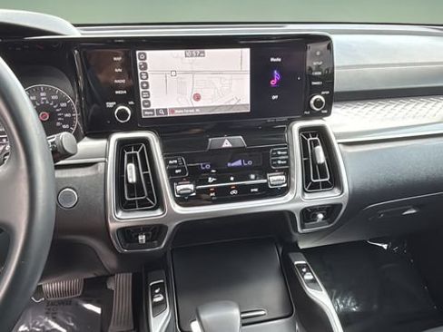 Used 2023 Kia Sorento S w/ Panoramic Sunroof Package FWD image 26