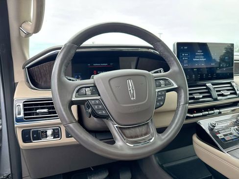 Used 2023 Lincoln Navigator L Reserve AWD/4WD image 11
