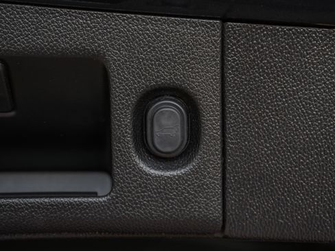 Used 2019 Chevrolet Tahoe Premier image 35