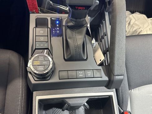New 2025 Toyota Tacoma TRD Off-Road AWD/4WD image 32