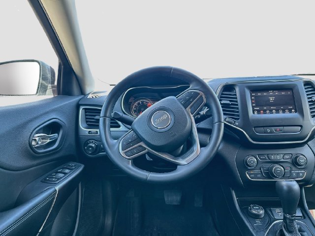 Used 2019 Jeep Cherokee Latitude Plus w/ Trailer Tow Group AWD/4WD image 11