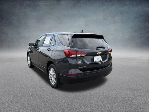 Used 2022 Chevrolet Equinox LS w/ LS Convenience Package image 9