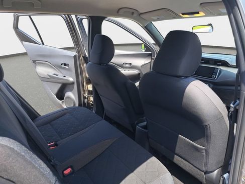 Used 2019 Nissan Kicks SV FWD image 12