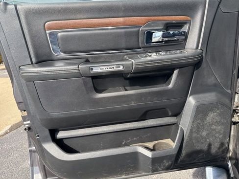 Used 2014 RAM 1500 Laramie w/ Convenience Group image 20