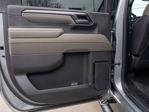 Used 2024 Chevrolet Silverado 2500 ZR2 w/ Technology Package image 17