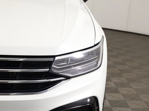 Used 2023 Volkswagen Tiguan SE R-Line FWD image 16