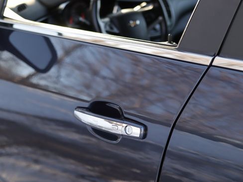 Used 2019 Chevrolet Trax LT w/ LT Convenience Package image 32