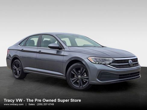 Used 2024 Volkswagen Jetta SE FWD image 1