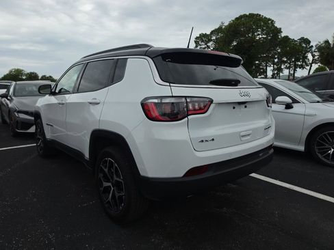 Used 2025 Jeep Compass Limited AWD/4WD image 14