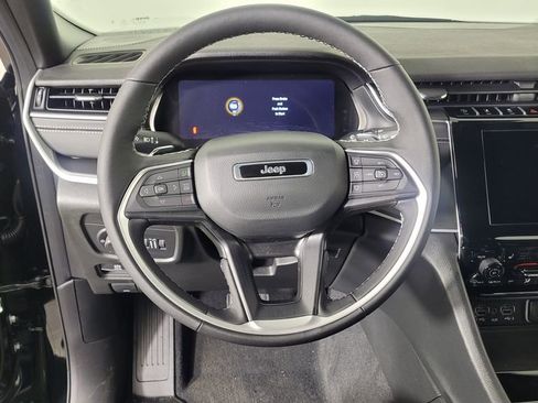 New 2025 Jeep Grand Cherokee image 15