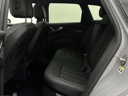 Used 2023 Audi Q4 e-tron Premium Plus RWD image 28