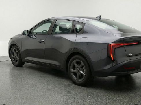 Used 2025 Kia K4 LXS image 6