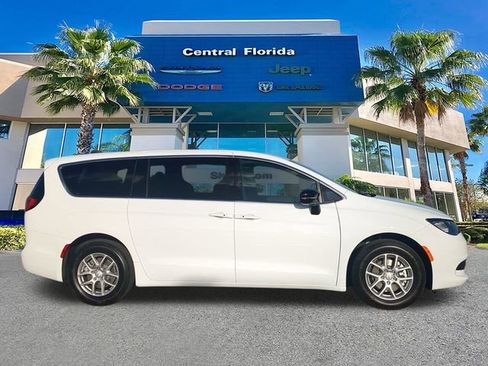 New 2026 Chrysler Voyager LX image 4