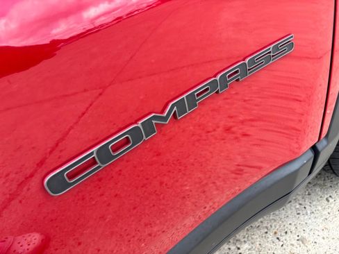 Used 2017 Jeep Compass Trailhawk AWD/4WD image 9
