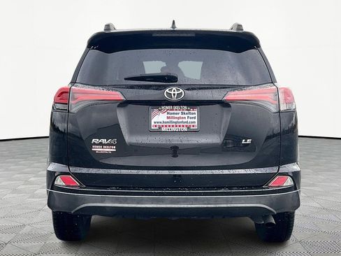 Used 2018 Toyota RAV4 LE image 4