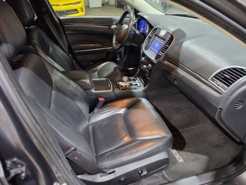 Used 2016 Chrysler 300 Limited AWD/4WD image 36