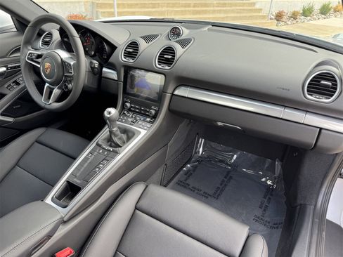 New 2025 Porsche 718 Cayman image 27