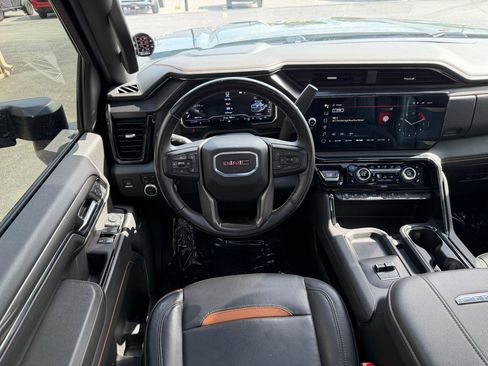 Used 2024 GMC Sierra 2500 AT4 w/ AT4 Premium Plus Package AWD/4WD image 17