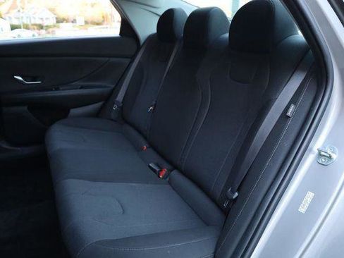 Used 2025 Hyundai Elantra SE w/ Cargo Package FWD image 19