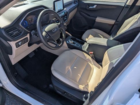 Used 2020 Ford Escape Titanium w/ Titanium Premium Package 2.0 image 9