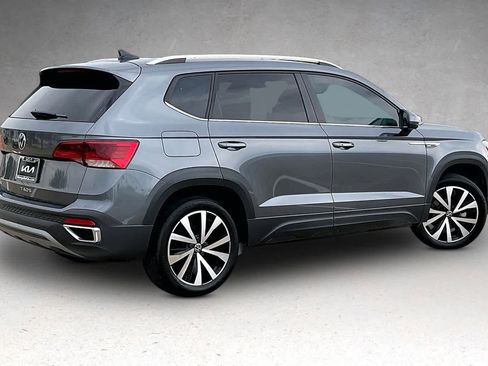 Used 2024 Volkswagen Taos SE FWD image 22