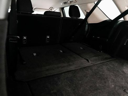 Used 2025 Nissan Pathfinder SV image 32