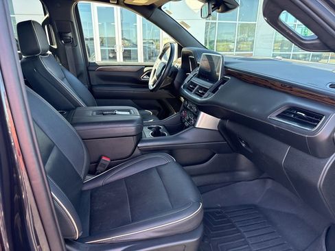 Used 2023 Chevrolet Suburban Premier AWD/4WD image 38