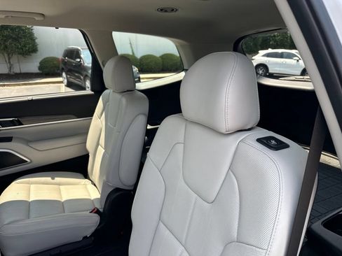 Used 2020 Kia Telluride EX w/ EX Premium Package AWD/4WD image 14