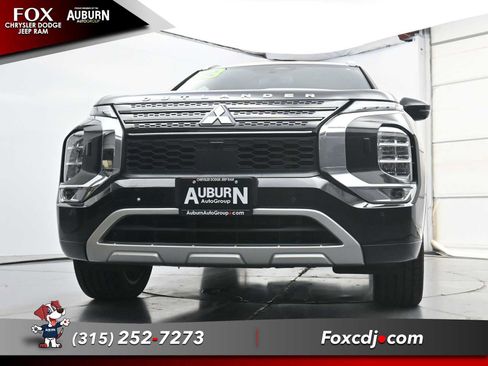 Used 2023 Mitsubishi Outlander SEL 40th Anniversary AWD/4WD image 20