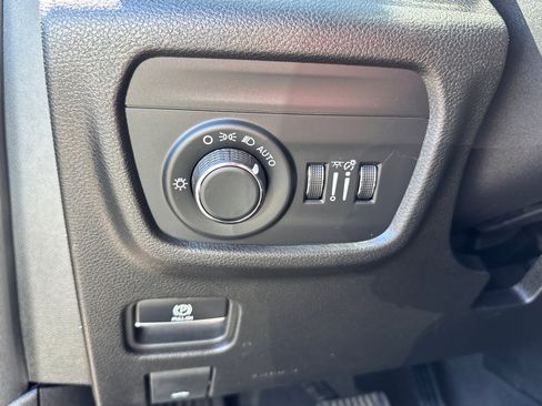 Used 2024 Jeep Grand Cherokee Altitude image 15