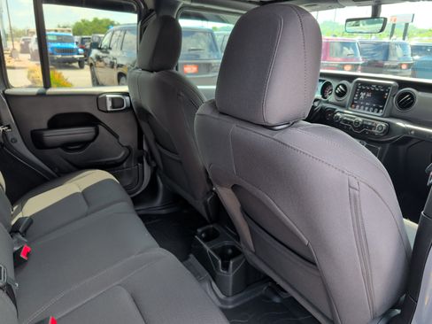 Used 2023 Jeep Wrangler Unlimited Sport AWD/4WD image 23