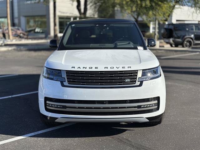 Used 2025 Land Rover Range Rover Long Wheelbase SE AWD/4WD image 5