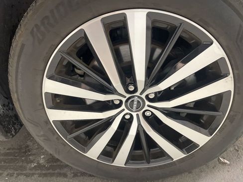 Used 2024 Nissan Pathfinder Platinum image 47