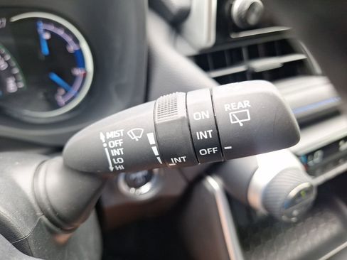 Used 2025 Toyota RAV4 SE image 26