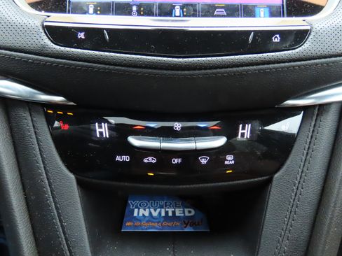 Used 2022 Cadillac XT5 Premium Luxury w/ Technology Package image 30