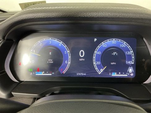 Used 2023 Jeep Grand Cherokee Limited w/ Luxury Tech Group II image 19